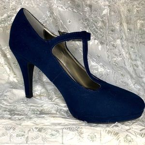 Worthington Navy Blue Suede Close-Toed Heel, 7M